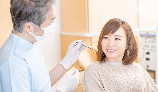 患者へ説明しているイメージ