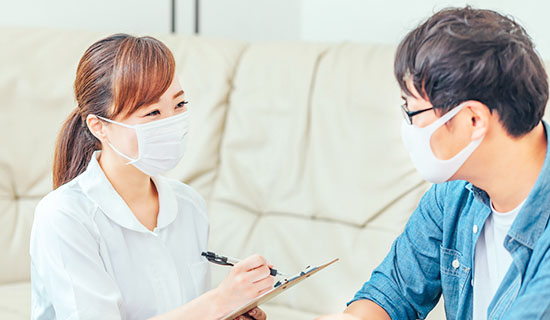 説明しているイメージ